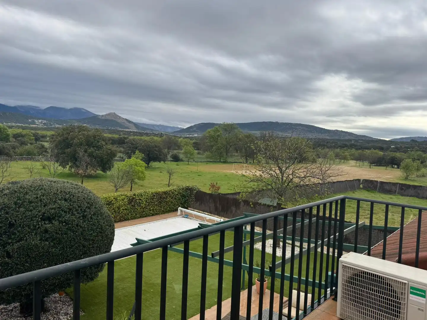 Jardí de Casa adosada en venda en Guadarrama amb Calefacció, Jardí privat i Terrassa