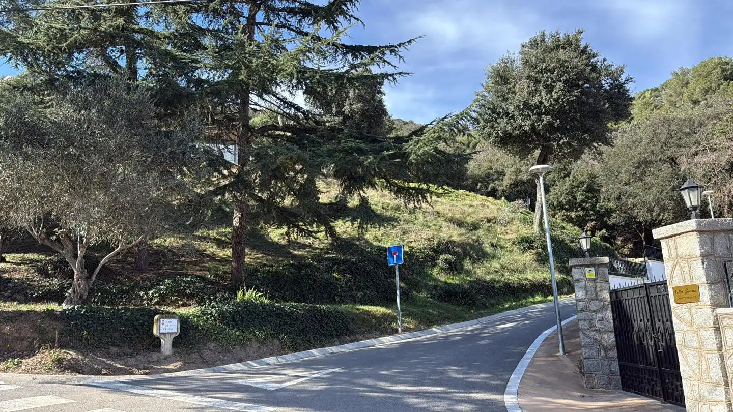 Terrenos y solares en venta en Carrer de la Rocalla