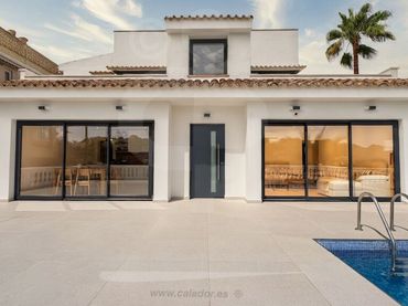 Chalet con piscina en venta en Portopetro