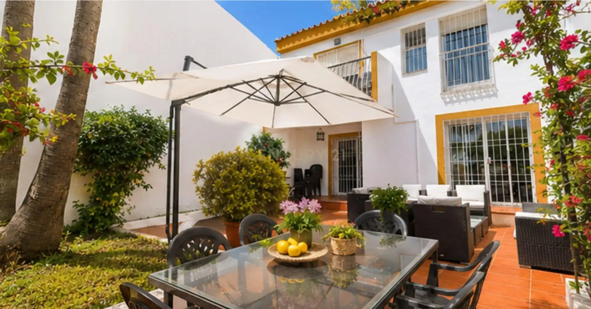 Terrassa de Casa adosada en venda en Mijas amb Aire condicionat, Jardí privat i Piscina
