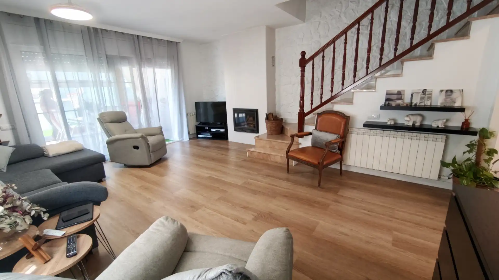 Sala de estar de Casa adosada en venta en Sant Salvador de Guardiola con Calefacción, Jardín privado y Parquet