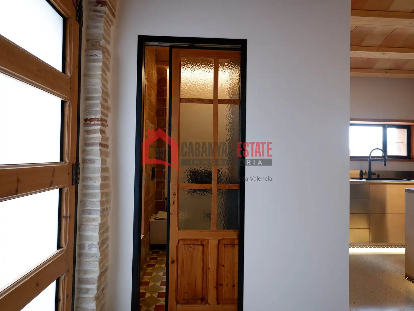 Houses for sale in Valencia  with Air Conditioner and Heating