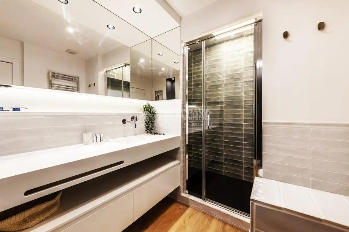 Baño de Piso de alquiler en Madrid con Aire acondicionado, Calefacción y Amueblado