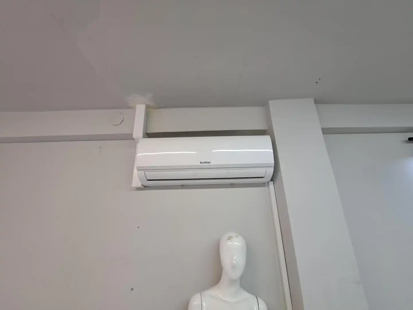Balcony of Commercial properties for rent in Alzira  with Air Conditioner
