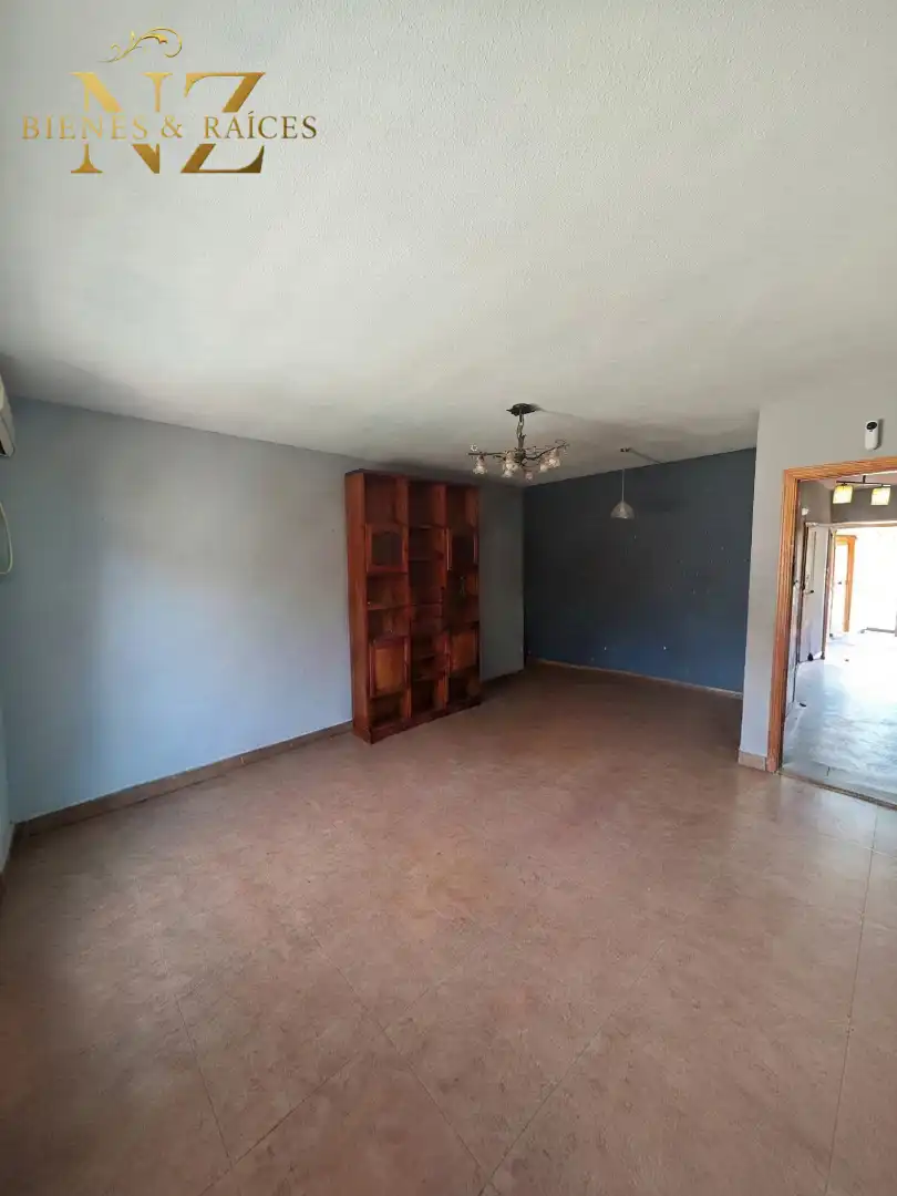 Sala d'estar de Casa o xalet en venda en Yuncos amb Aire condicionat, Calefacció i Jardí privat