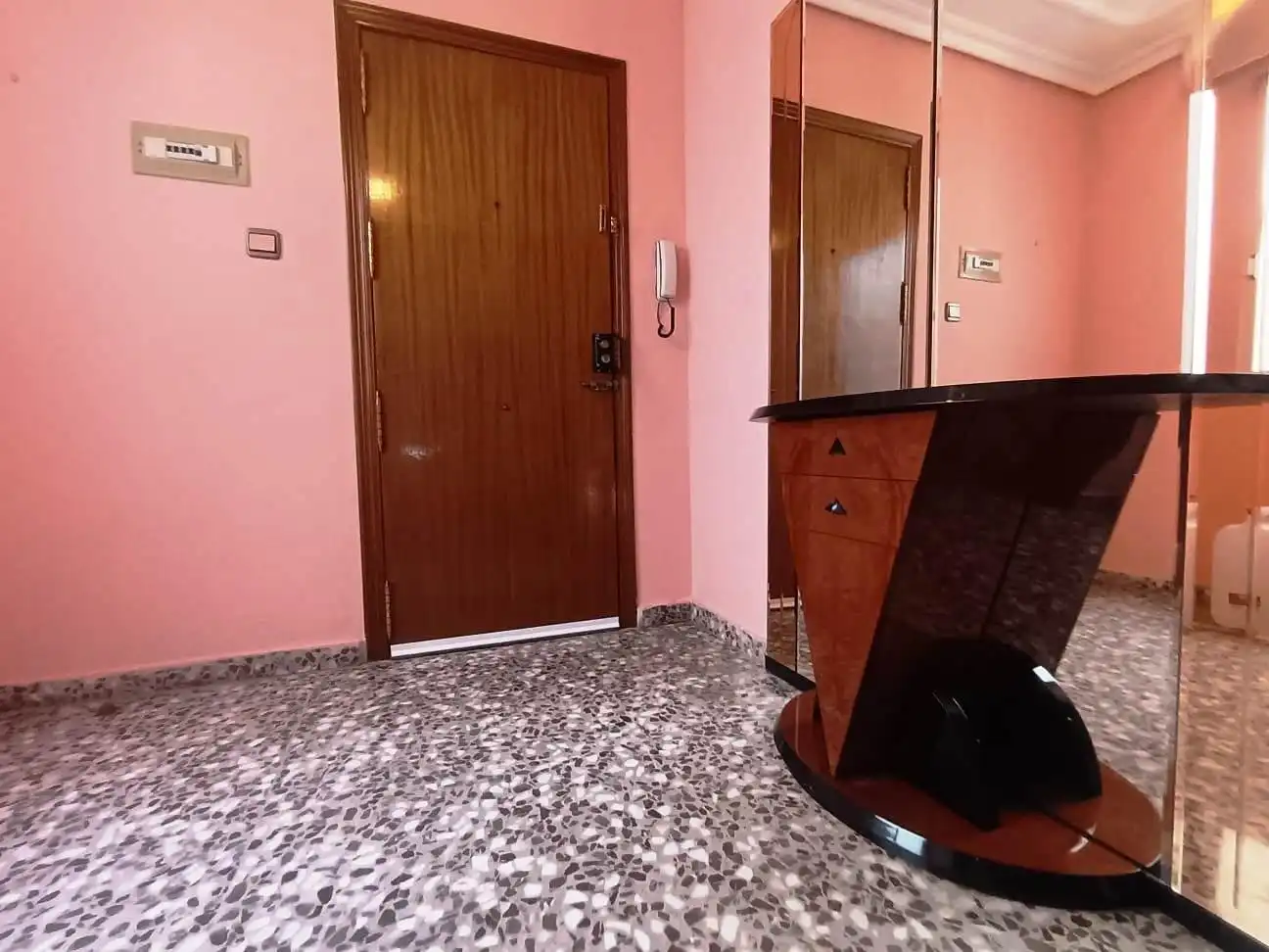 Wohnung zum Verkauf in Cieza mit Klimaanlage und Balkon