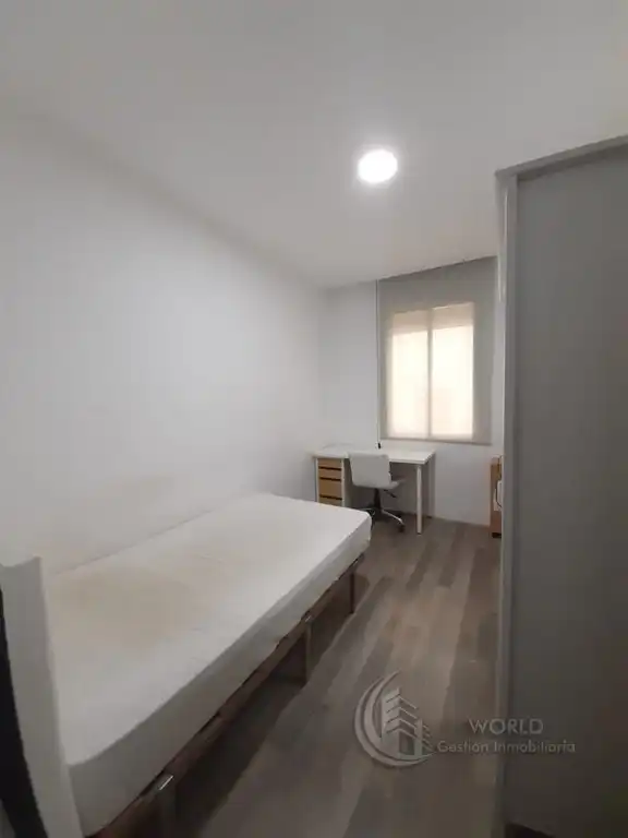 Habitación de Piso de alquiler en Madrid con Calefacción, Amueblado y Horno