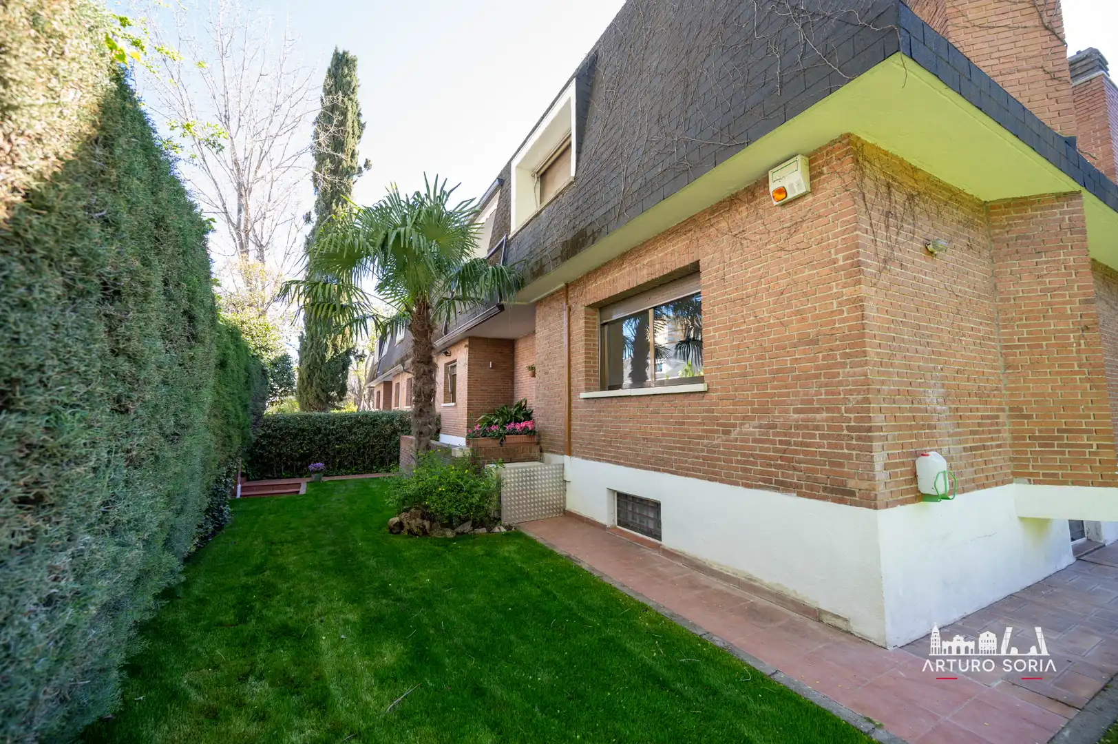 Vista exterior de Casa adosada de lloguer en Madrid amb Aire condicionat, Calefacció i Jardí privat