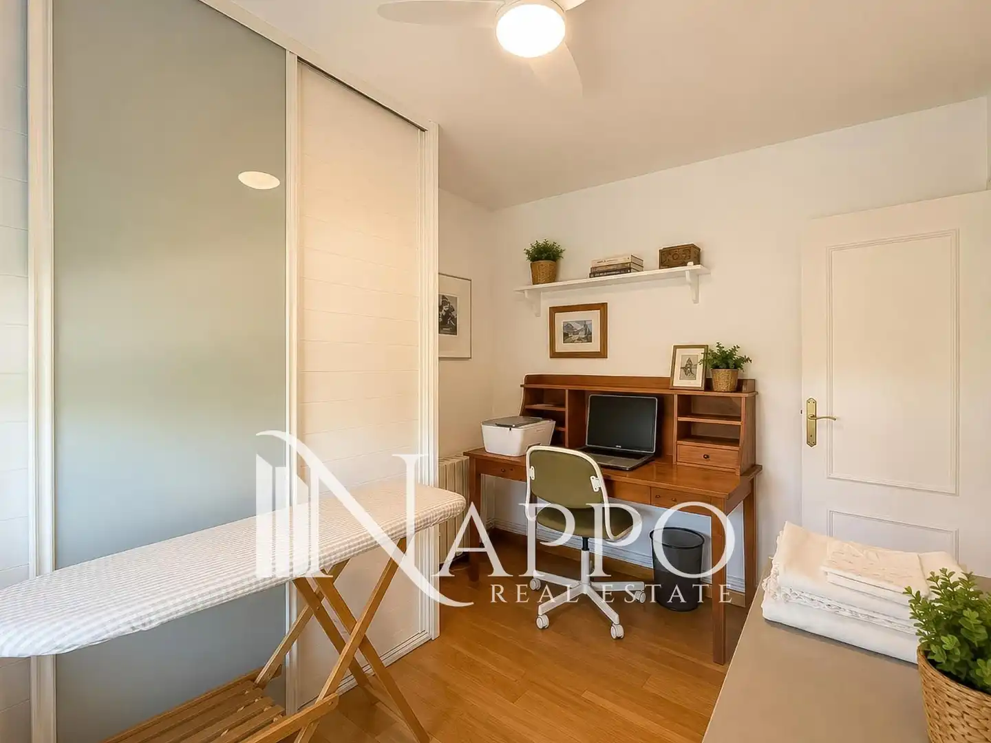 Habitación de Casa adosada en venta en  Palma de Mallorca con Aire acondicionado, Calefacción y Jardín privado