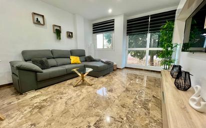 Sala d'estar de Dúplex en venda en  Córdoba Capital amb Calefacció i Parquet