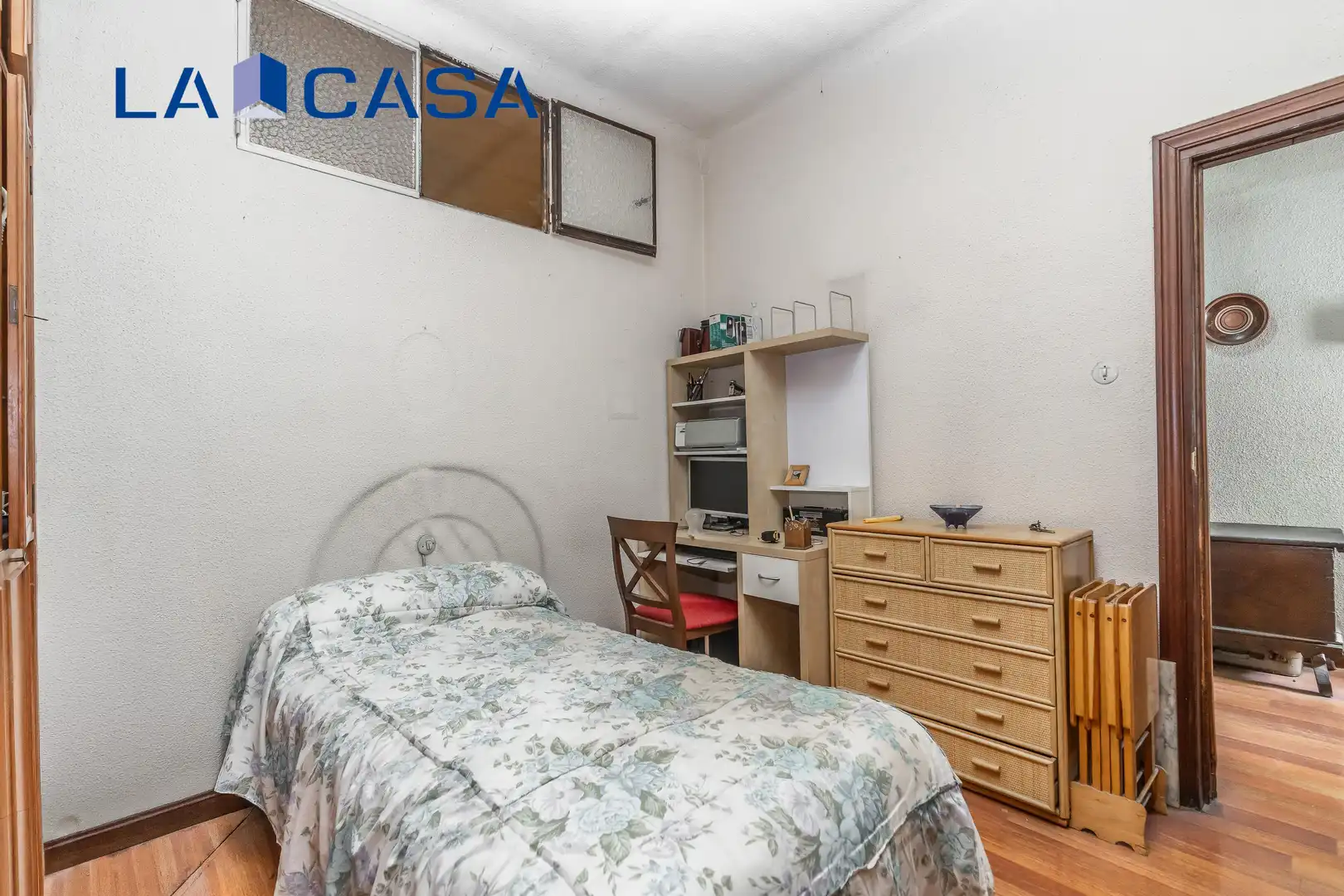 Habitación de Piso en venta en Madrid con Balcón