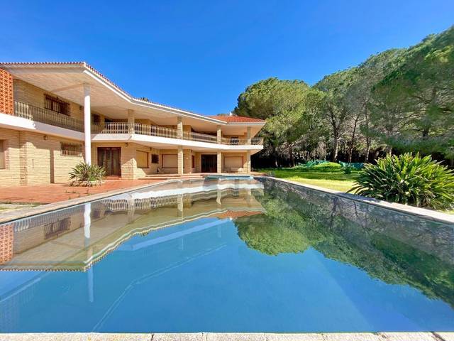 Casa-chalet en Venta en Urbanizaciones