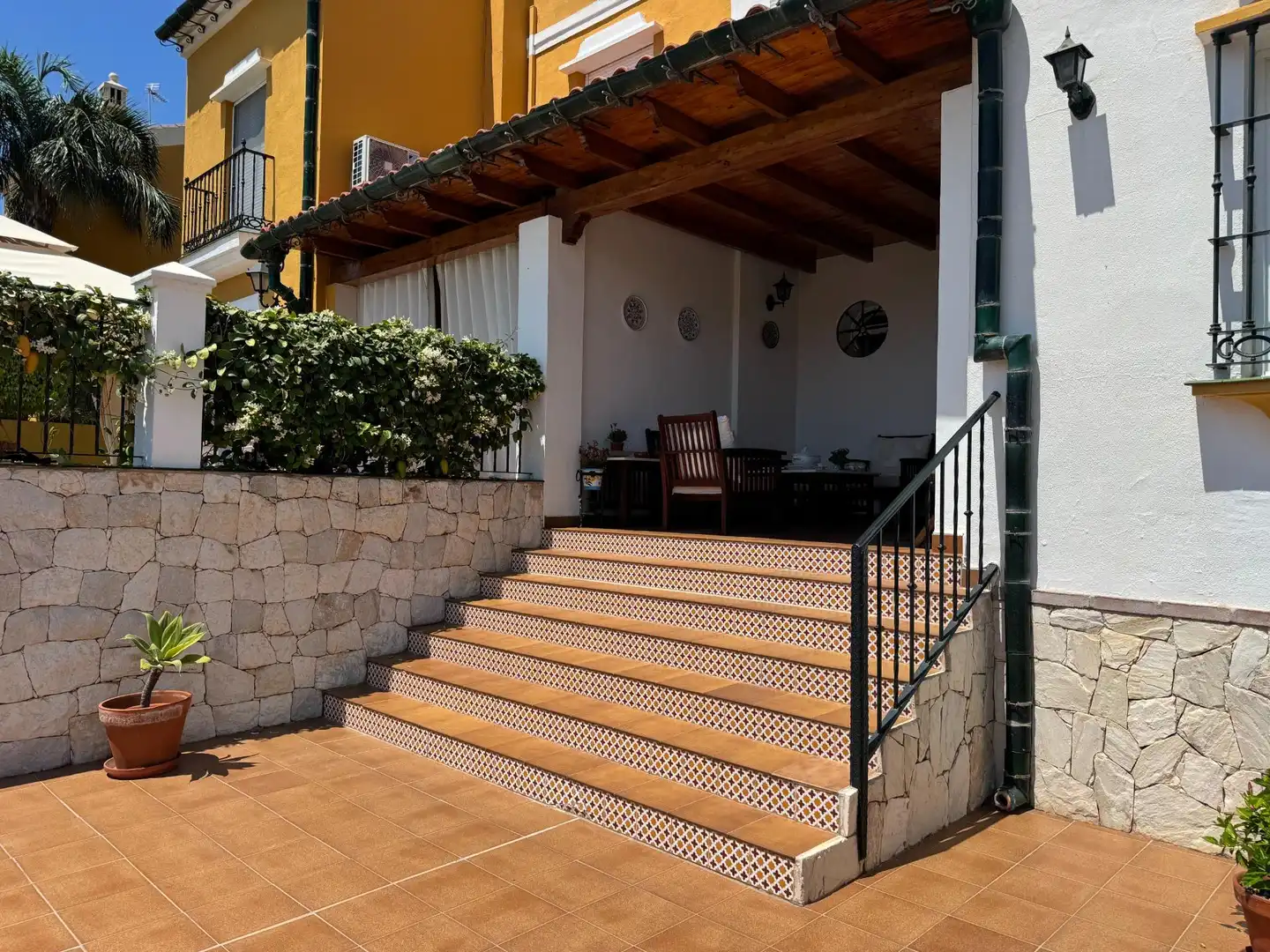 Terrassa de Casa adosada en venda en Málaga amb Aire condicionat, Calefacció i Jardí privat