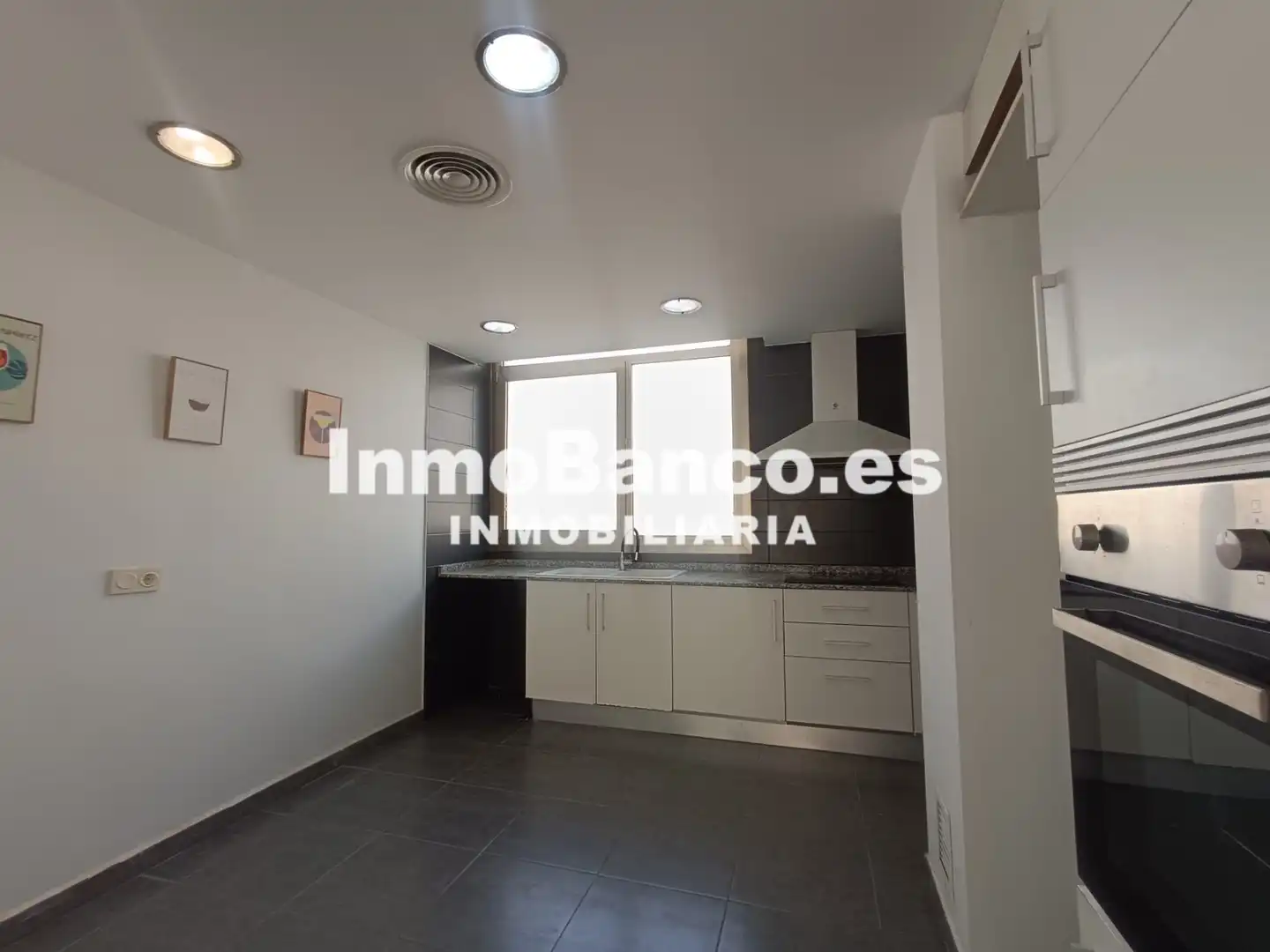 Detached homes for rent in La Pobla de Vallbona  with Air Conditioner, Heating and Terrace