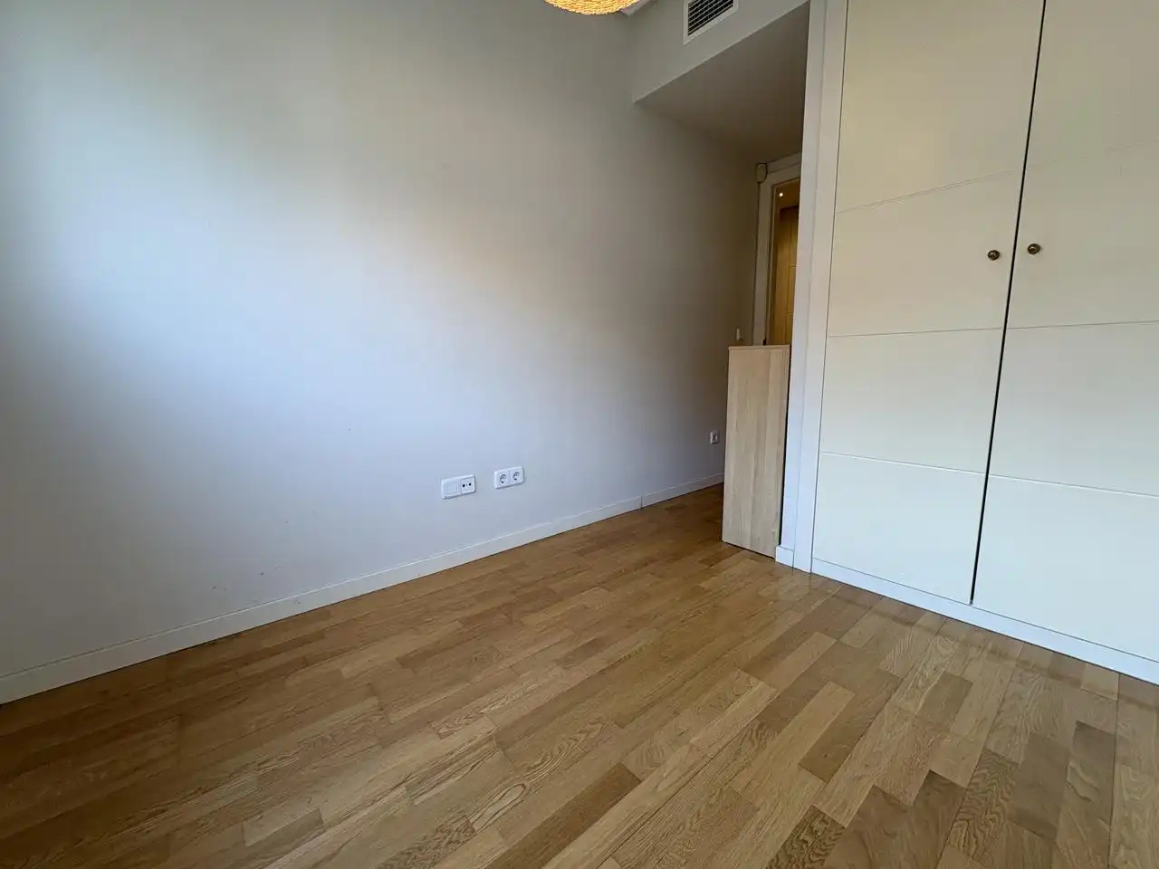 Schlafzimmer von Wohnung zur Miete in Madrid mit Klimaanlage, Heizung und Parkett