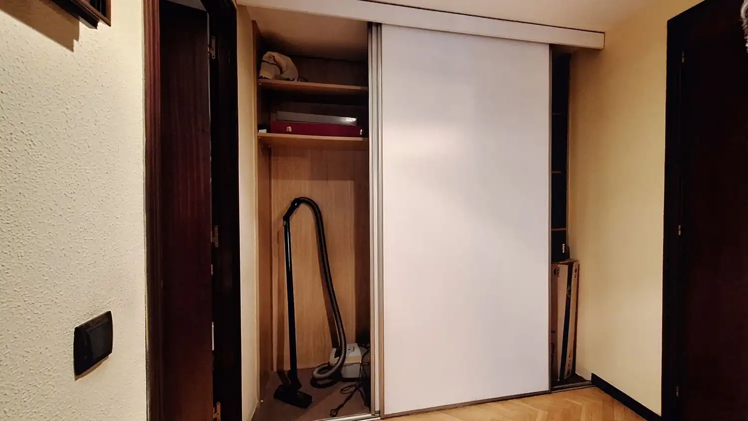 Habitación de Piso de alquiler en Oviedo  con Calefacción, Parquet y Amueblado