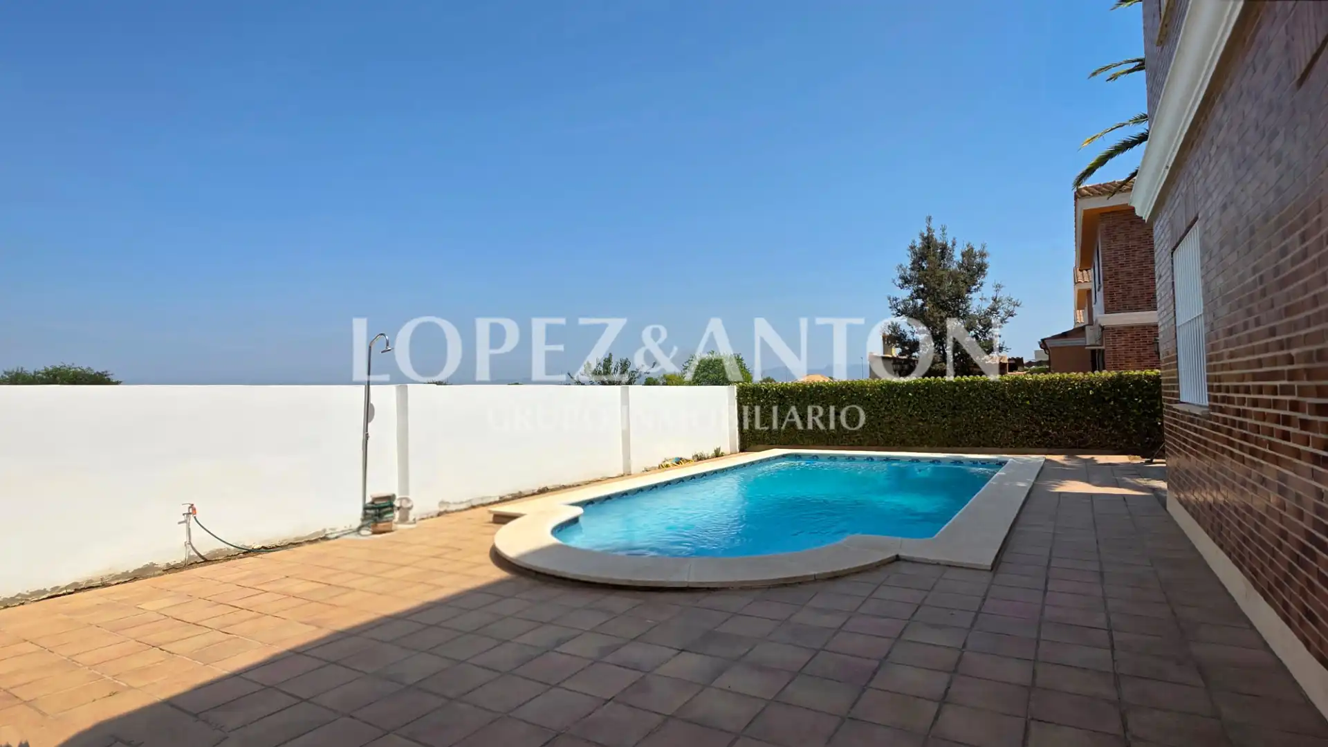 Piscina de Casa o chalet en venta en L'Eliana con Aire acondicionado, Calefacción y Jardín privado