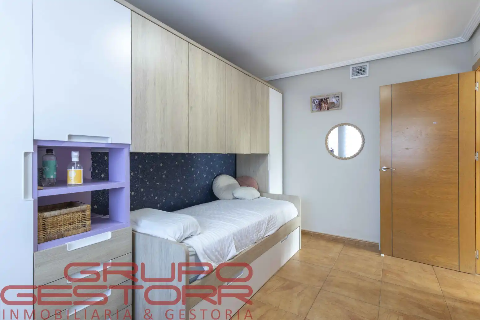 Dormitori de Casa o xalet en venda en Torrent amb Jardí privat, Terrassa i Traster