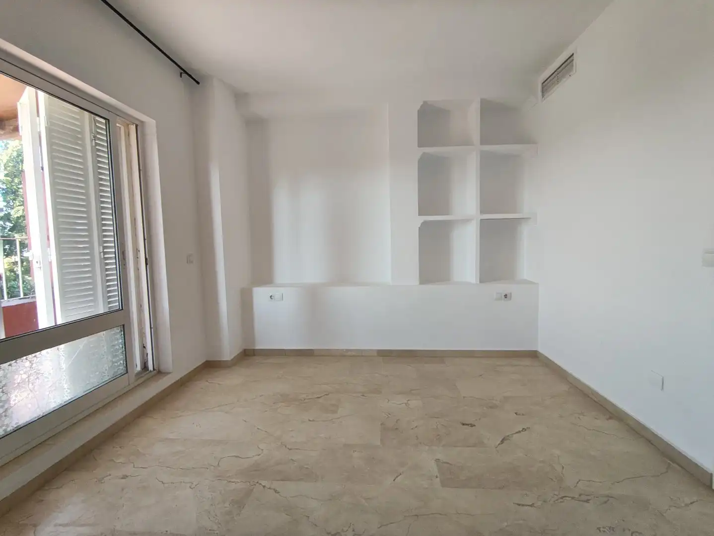 Sala de estar de Piso en venta en Aznalcázar con Aire acondicionado, Calefacción y Terraza