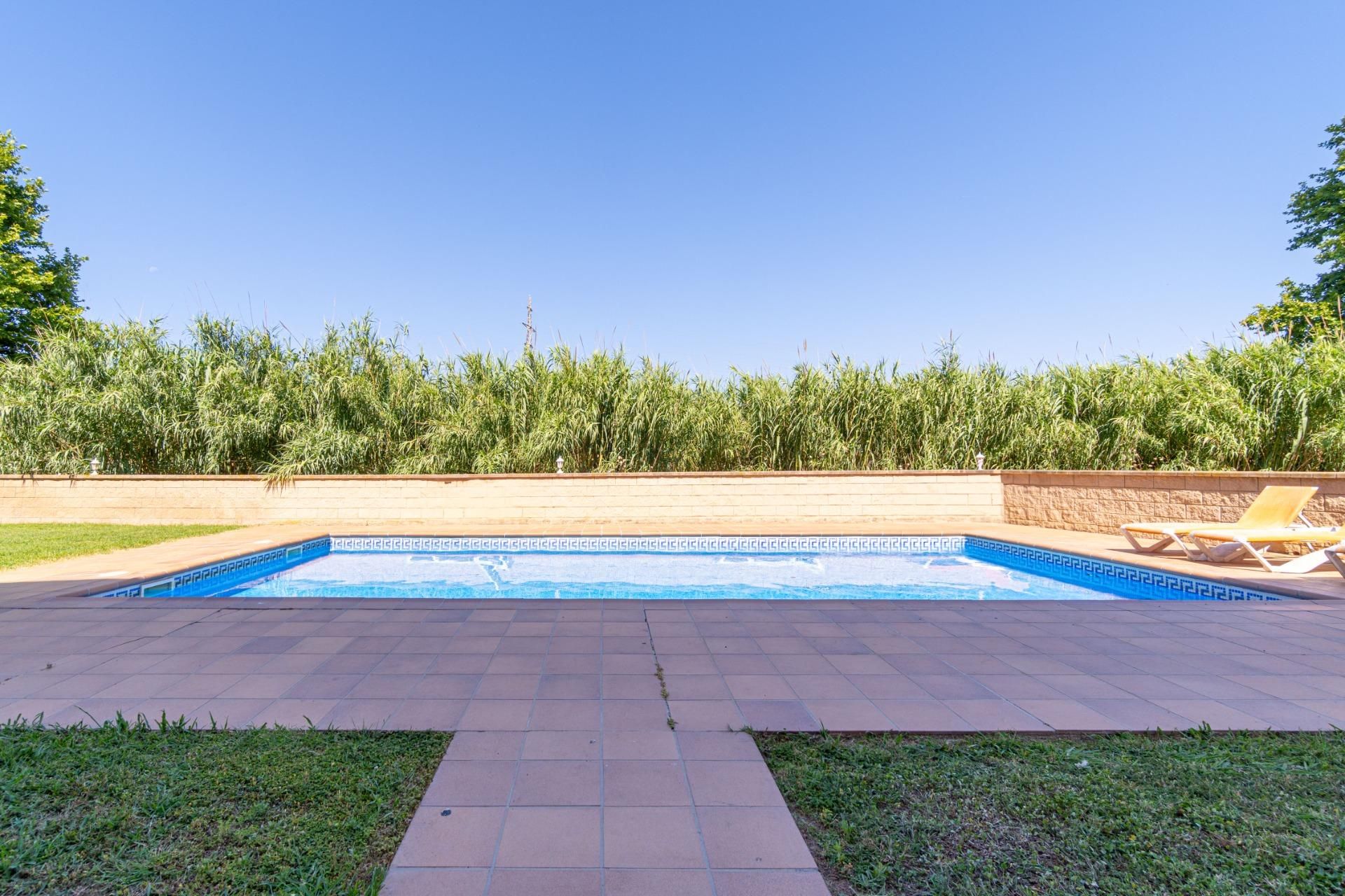 Swimming pool of Flat for sale in Sant Pere Pescador  with Air Conditioner, Terrace and Community pool