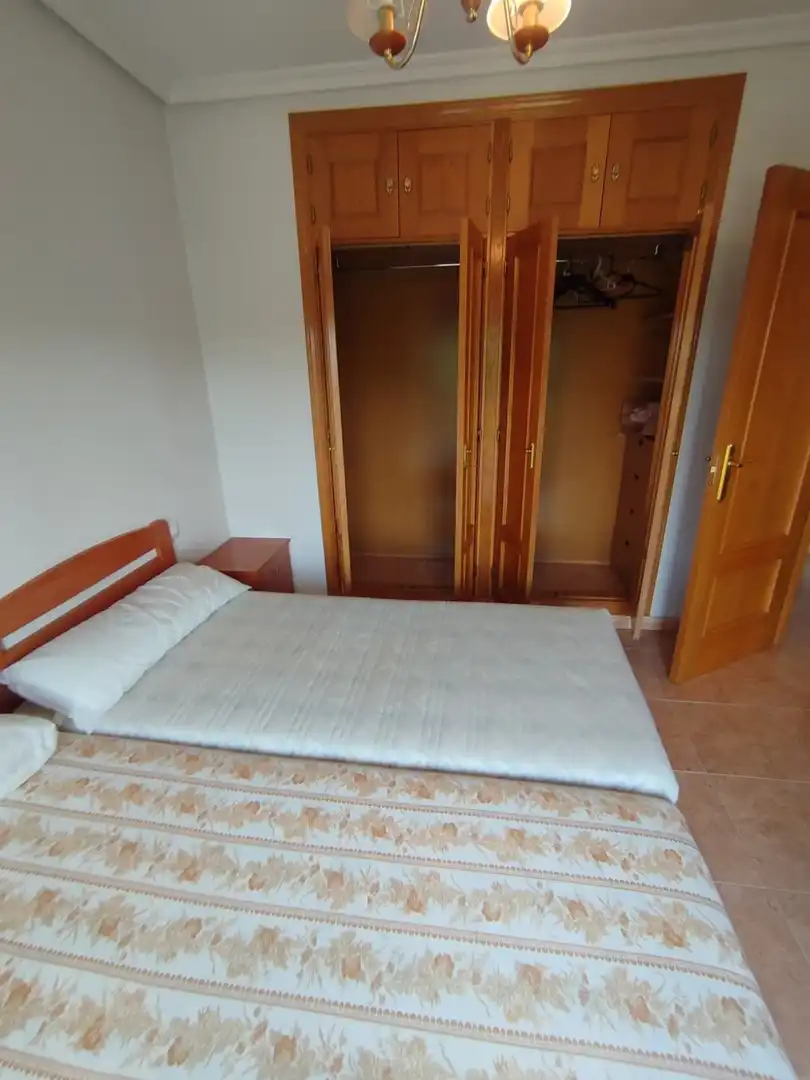 Schlafzimmer von Wohnungen zur Miete in Ávila mit Heizung und Möbliert