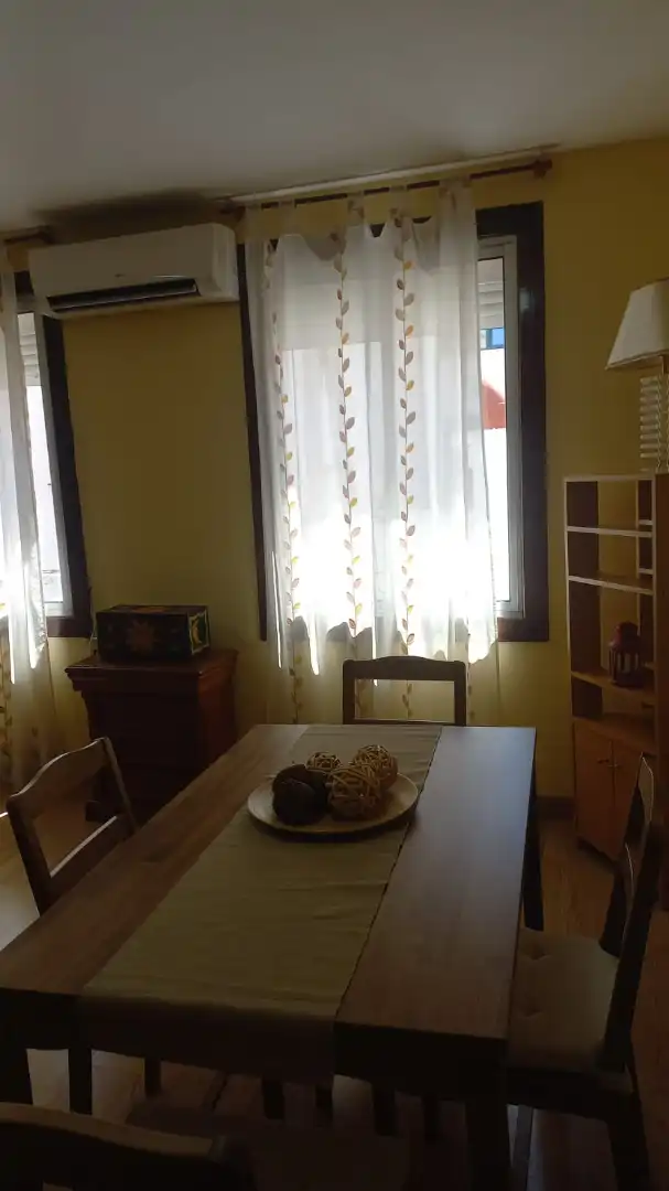 Dining room of Flat for rent in Zaragoza  with Heating, Parquet flooring and Furnished