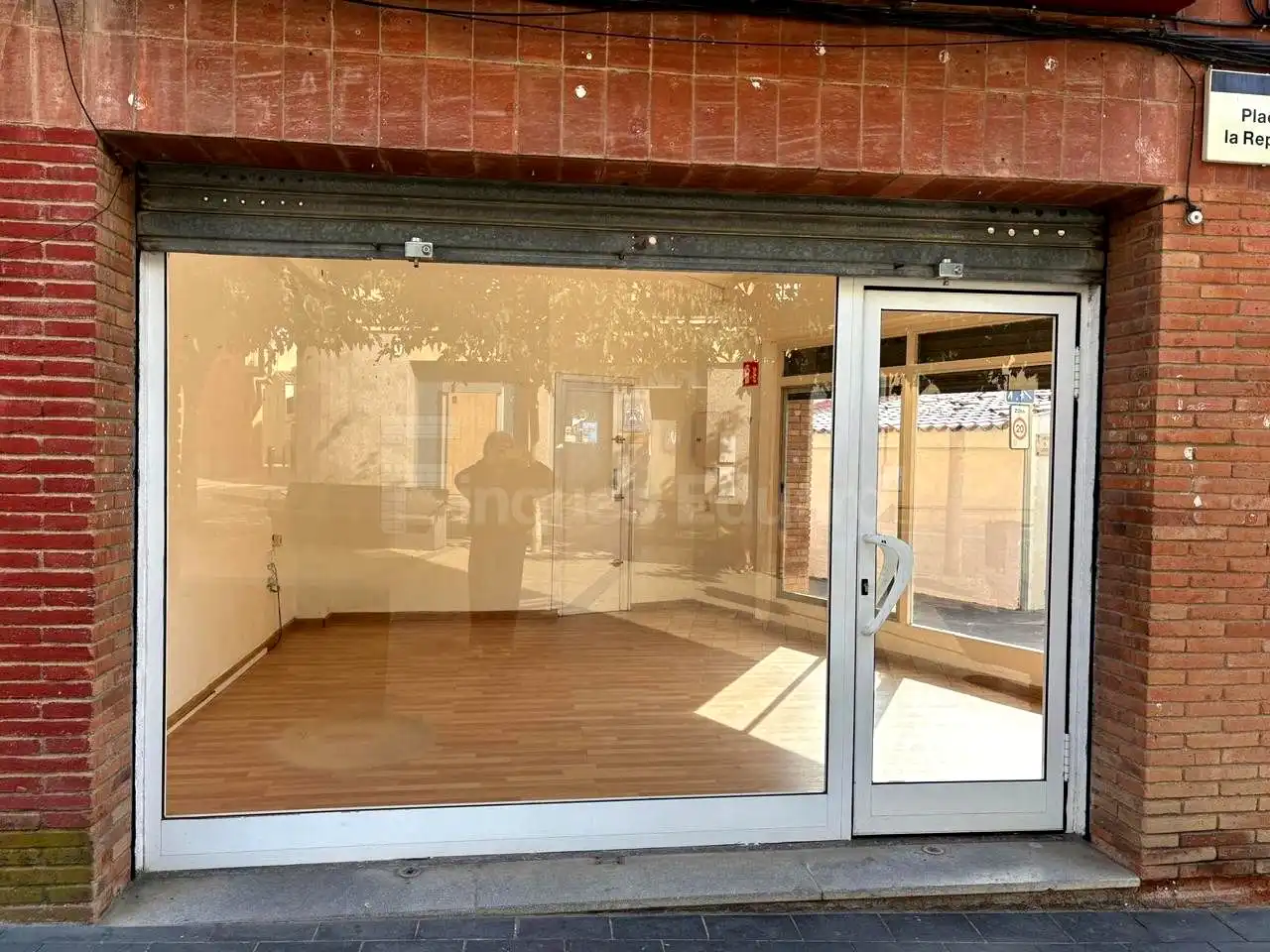 Commercial properties for rent in Dosrius  with Air Conditioner
