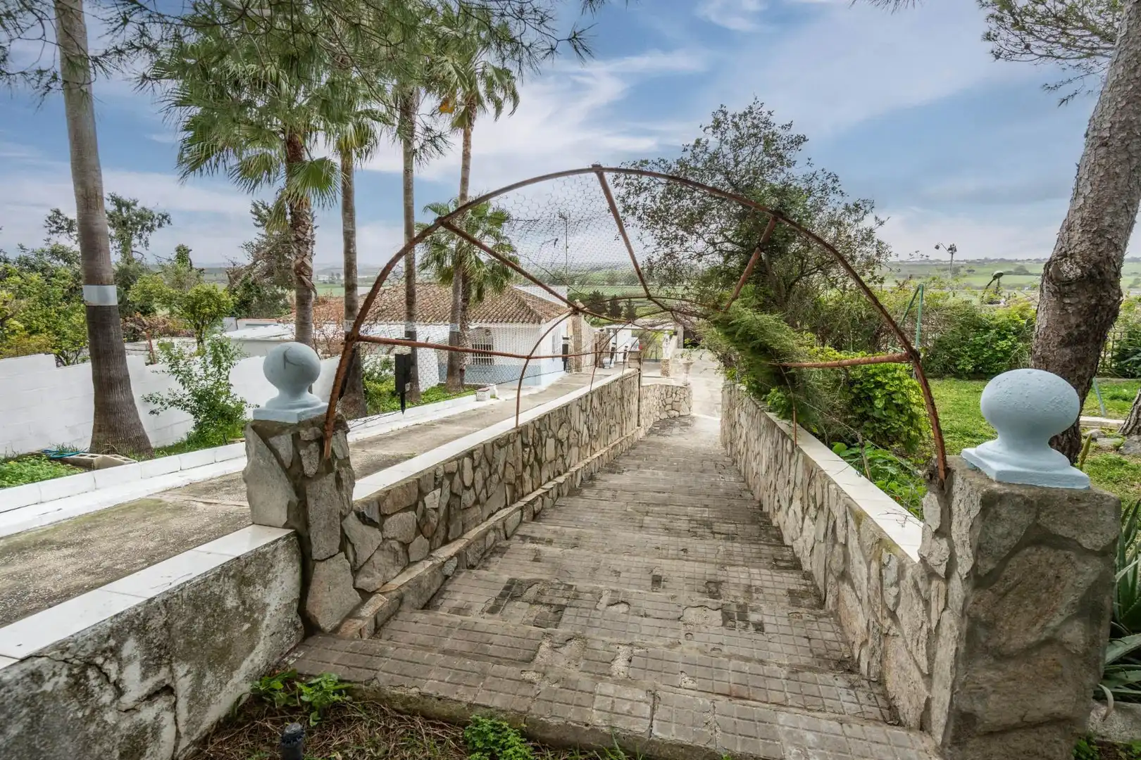 Vista exterior de Casa o chalet en venta en Chiclana de la Frontera con Aire acondicionado, Calefacción y Jardín privado