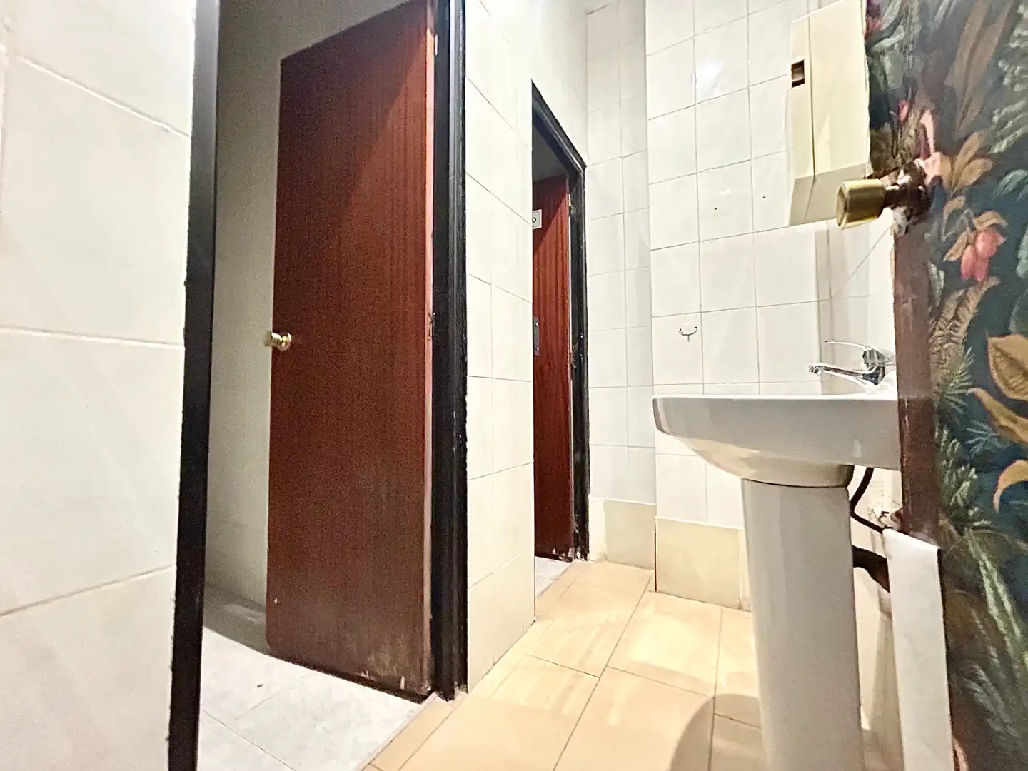 Baño de Local en venta en Valencia con Aire acondicionado