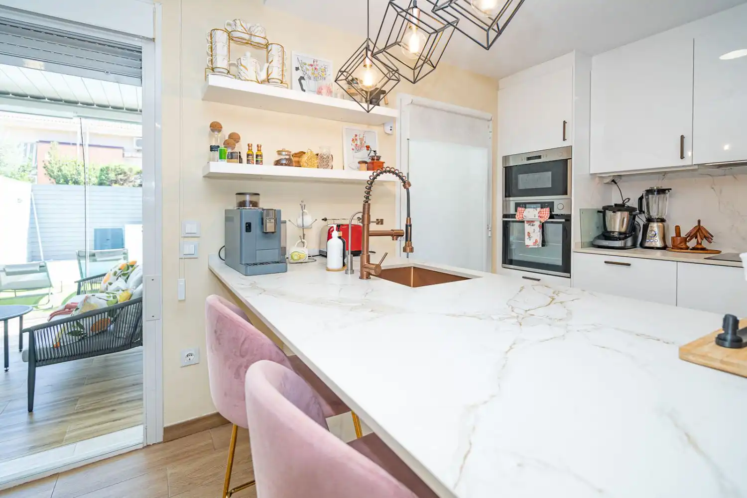 Kitchen of Detached homes for sale in Laguna Park
