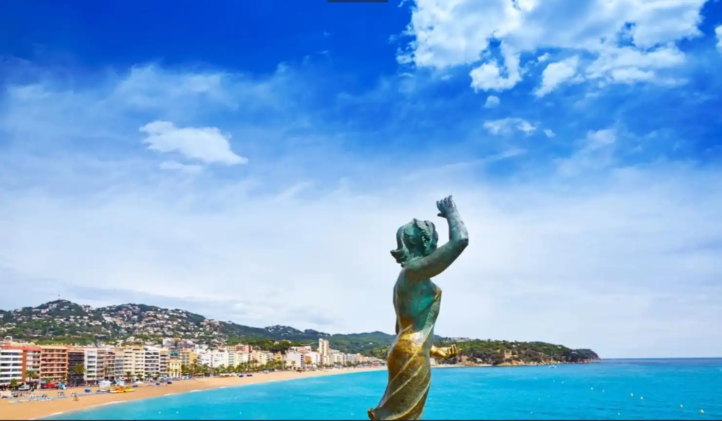 Außenansicht von Gebäude zum Verkauf in Lloret de Mar mit Gemeinschaftspool
