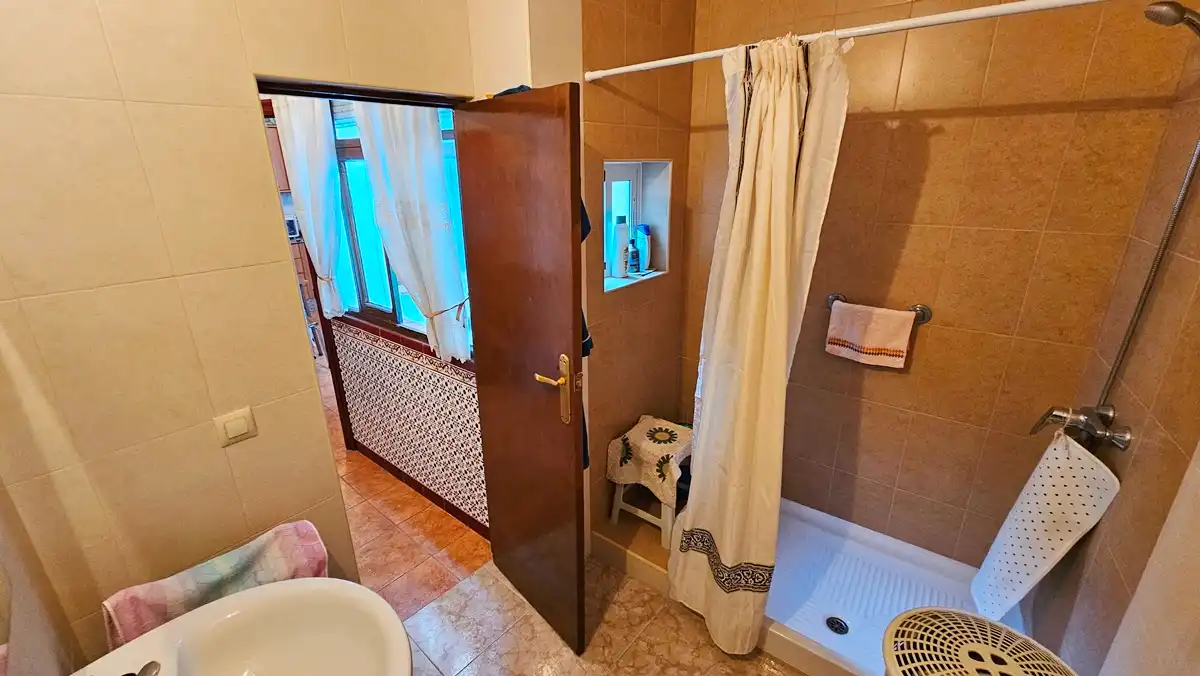 Bany de Casa o xalet en venda en Cortegana amb Terrassa i Traster