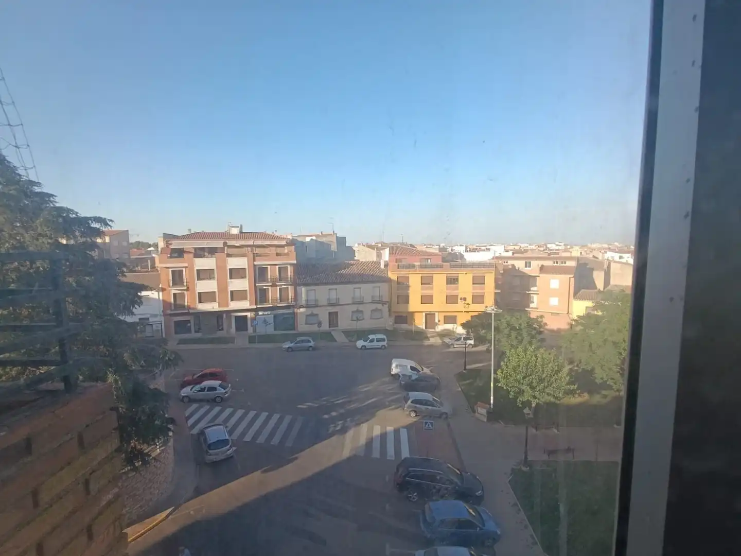 Vista exterior de Pis en venda en Villarrobledo amb Terrassa i Balcó