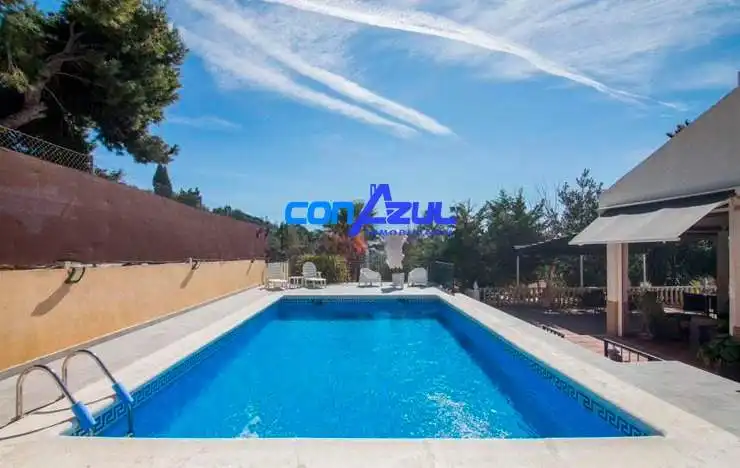 Piscina de Casa o xalet en venda en Elche / Elx amb Jardí privat, Terrassa i Piscina