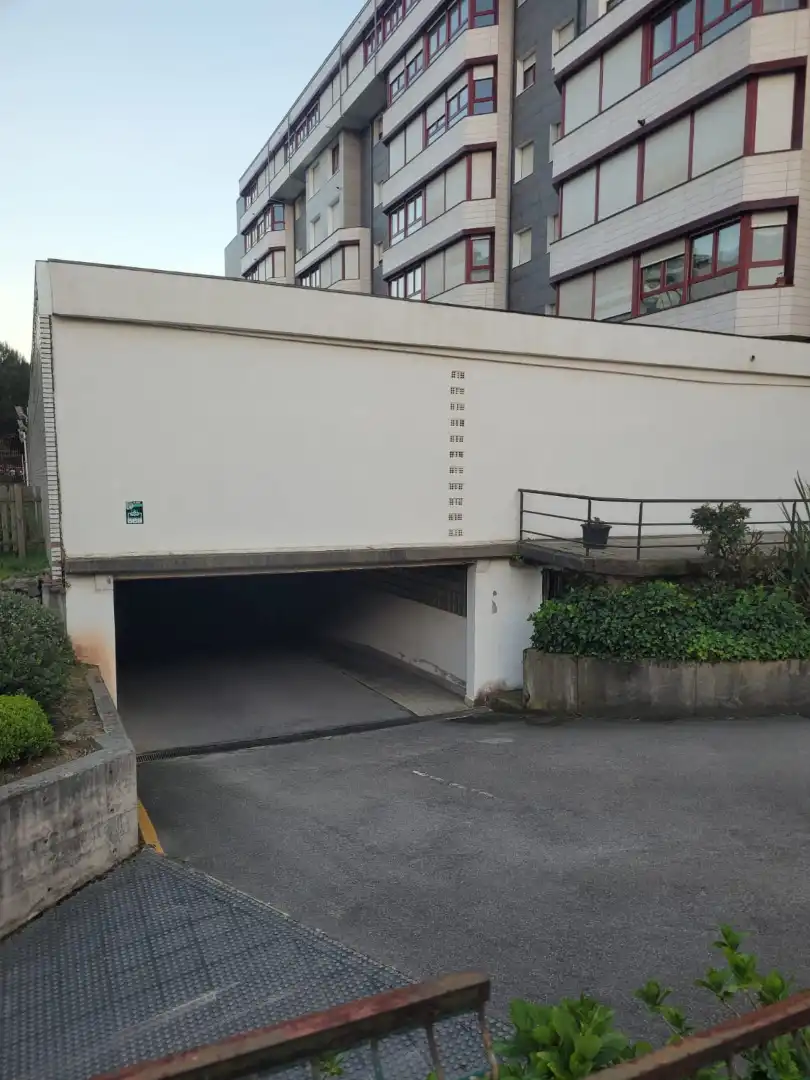 Parking de Garaje en venta en Castrillón