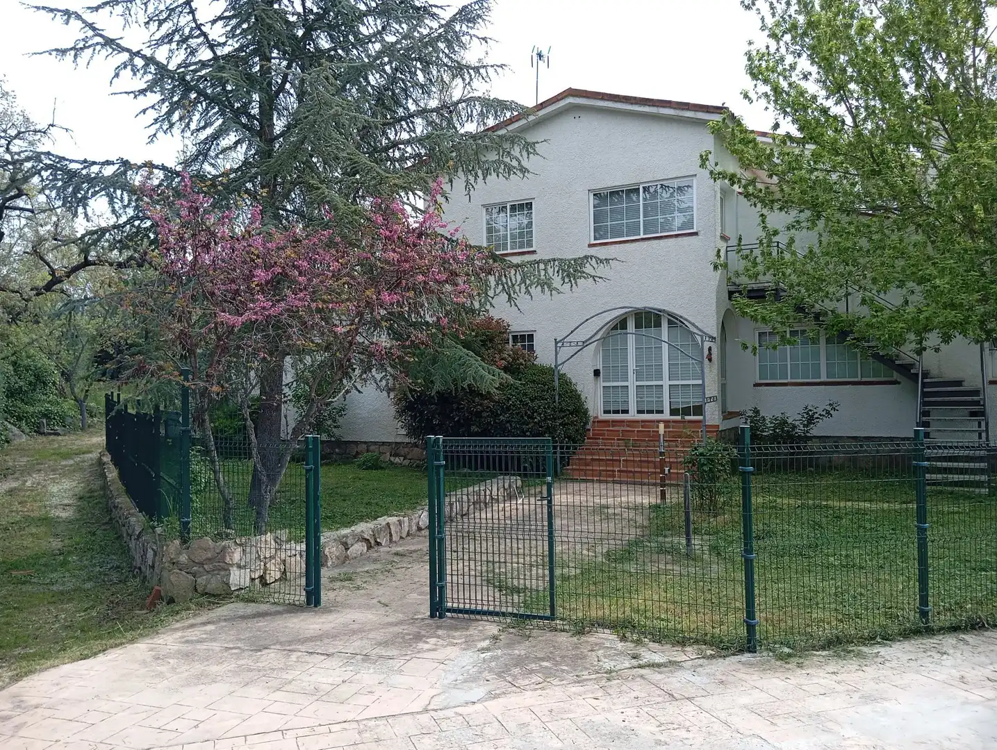 Exterior view of Houses for sale in Valdemorillo