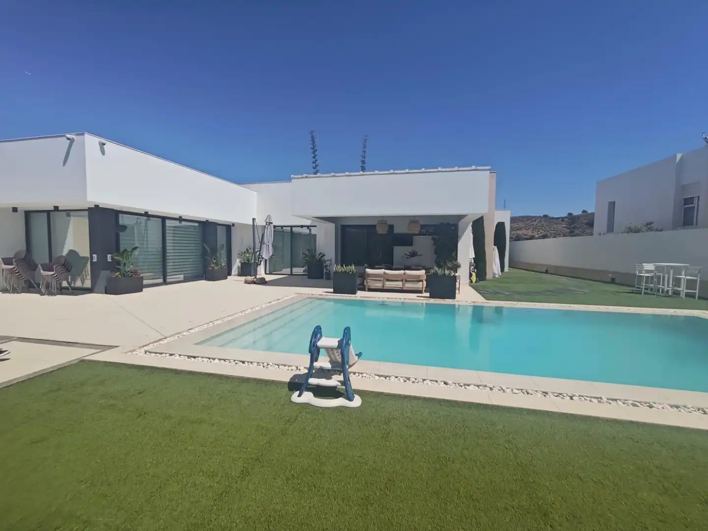 Piscina de Casa o xalet en venda en Petrer amb Aire condicionat, Calefacció i Jardí privat