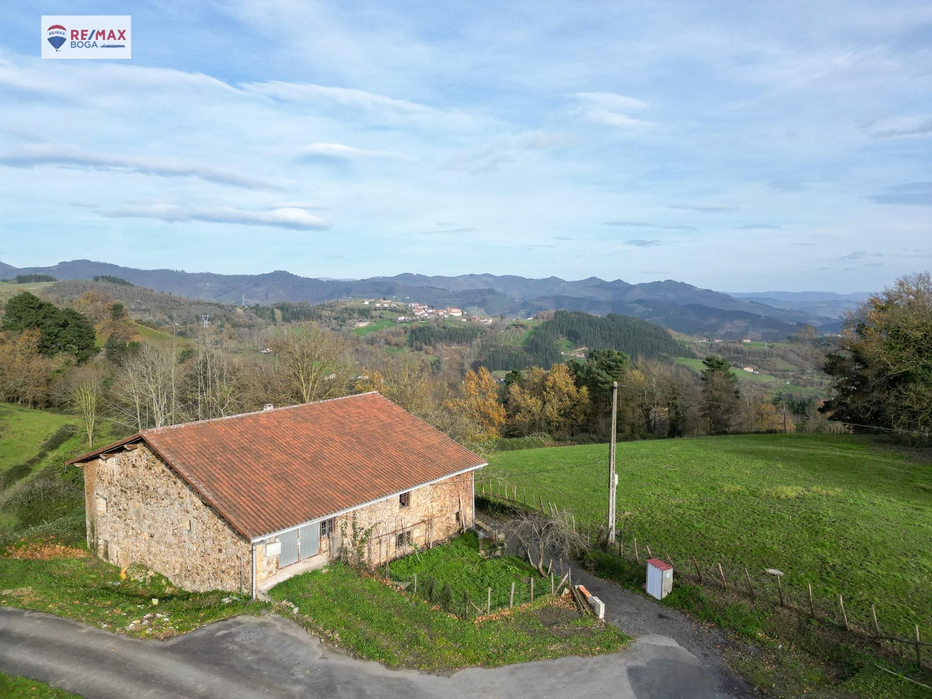 Exterior view of House or chalet for sale in Gabiria  with Private garden and Storage room