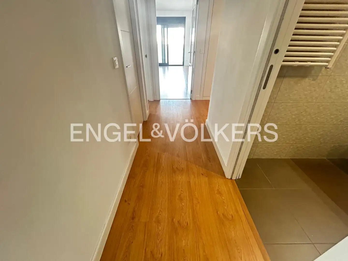 Wohnung zur Miete in Badalona mit Klimaanlage, Heizung und Parkett