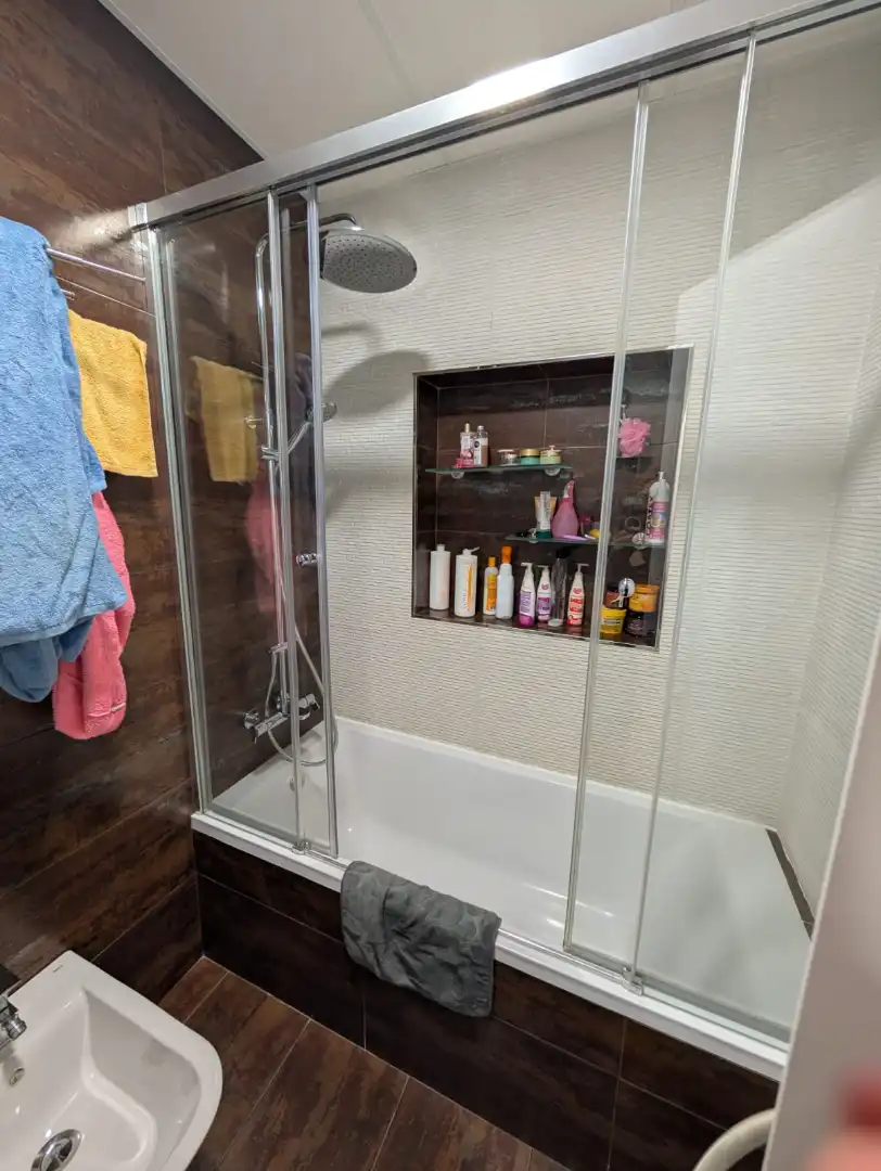 Badezimmer von Wohnung zum Verkauf in Málaga mit Klimaanlage und Terrasse