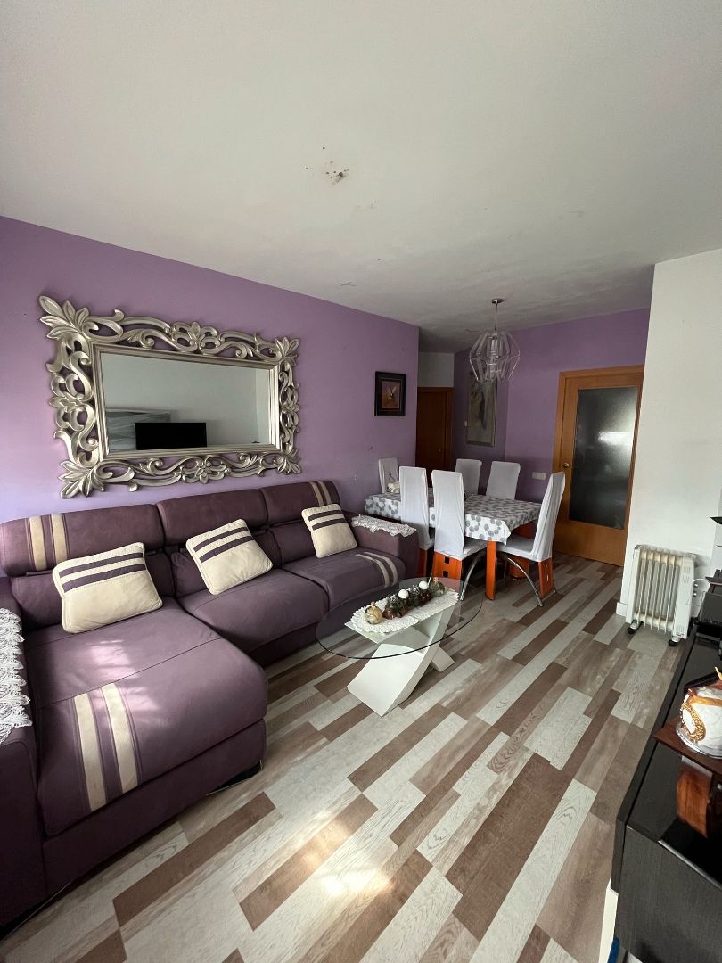 Living room of Flat for sale in Rubí  with Parquet flooring, Furnished and Oven