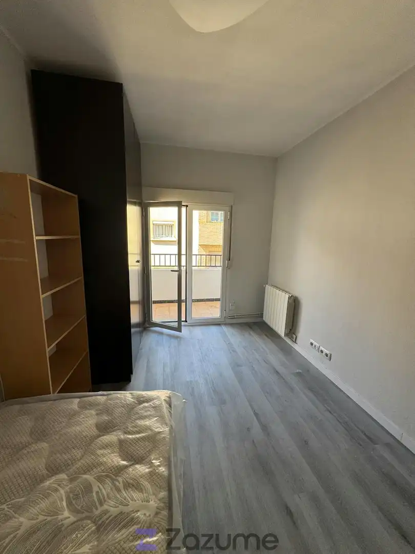 Bedroom of Flat for rent in Zaragoza  with Heating, Terrace and Furnished