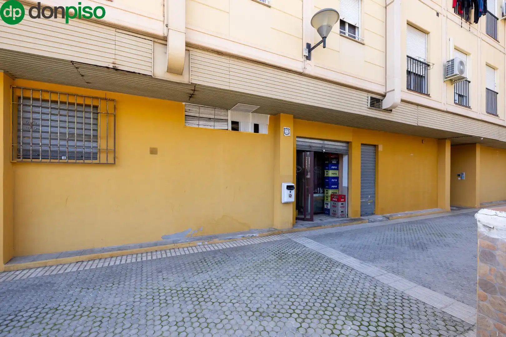 Local en venta en Avenida Avenida Juan Pablo II, 92, Joaquina Eguaras