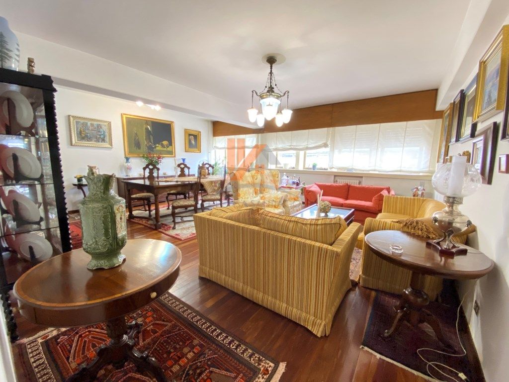 Sala d'estar de Pis en venda en Santiago de Compostela  amb Calefacció i Forn