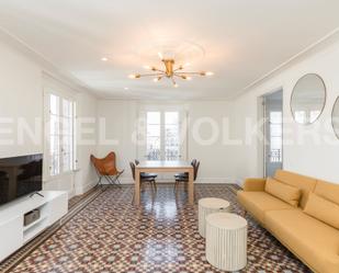 Living room of Apartment to rent in  Barcelona Capital  with Air Conditioner and Balcony