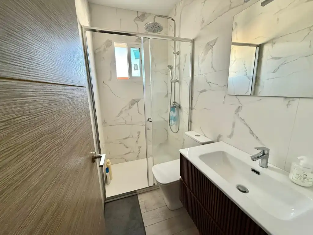 Bathroom of Flat for sale in Sevilla