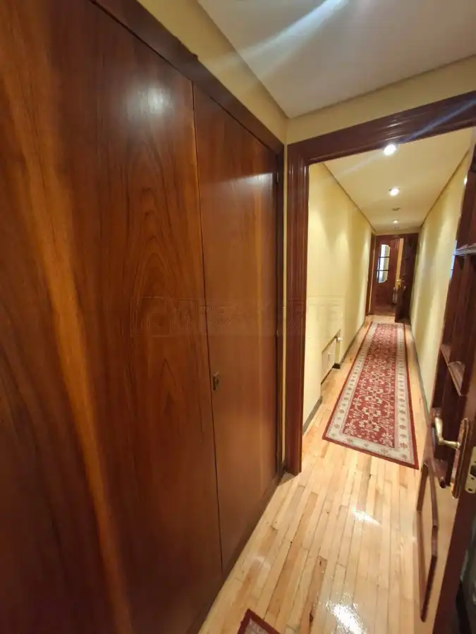 Piso en venta en Vitoria - Gasteiz con Calefacción y Parquet