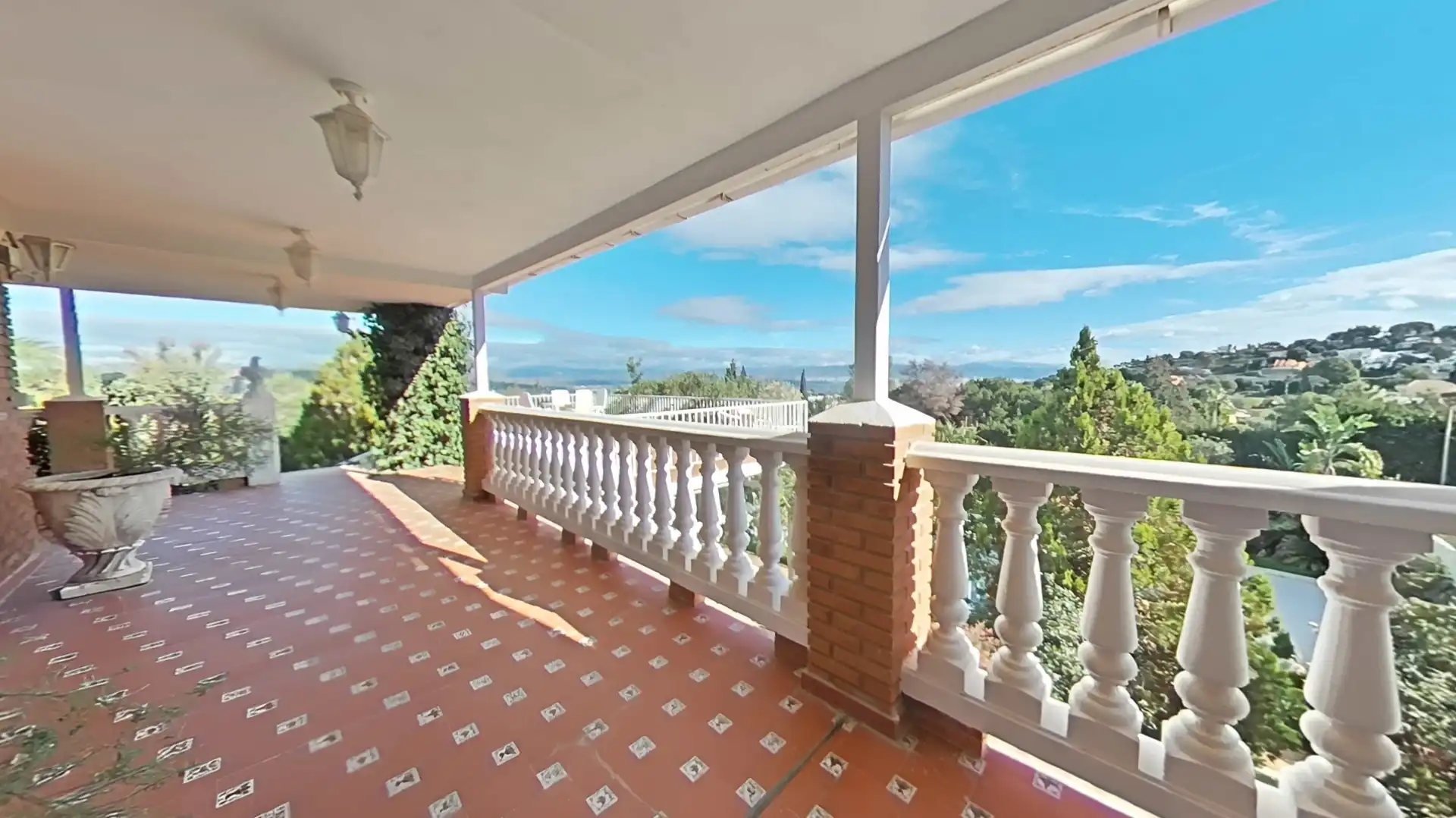 Vista exterior de Casa o xalet en venda en Alhaurín de la Torre amb Aire condicionat, Calefacció i Jardí privat