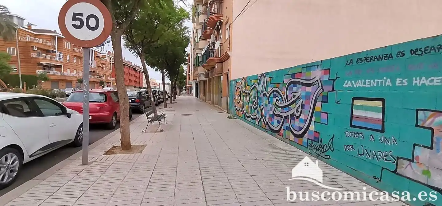 Vista exterior de Residencial en venda en Linares