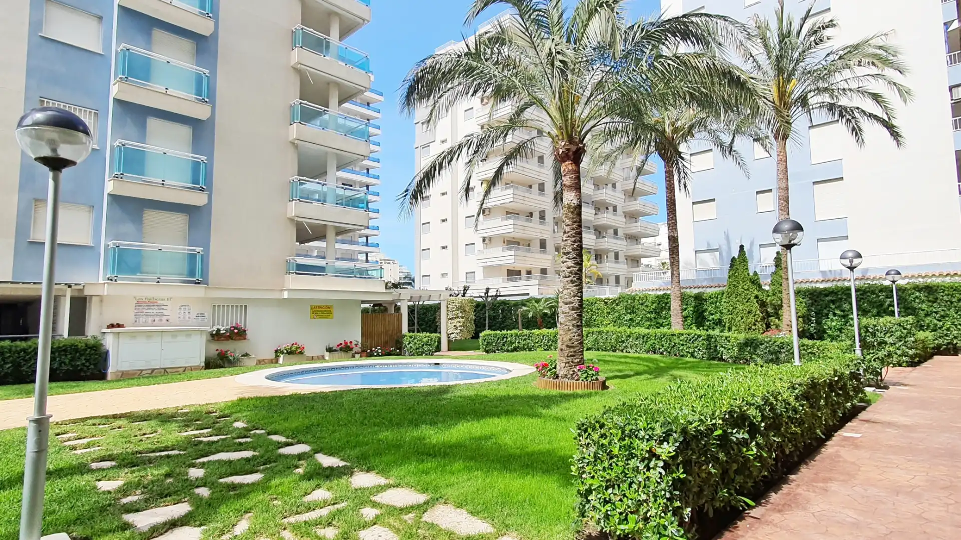 Piscina de Apartament de lloguer en Gandia amb Aire condicionat, Calefacció i Terrassa